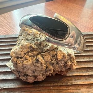 Vintage Onyx & Sterling Silver Hinged Cuff